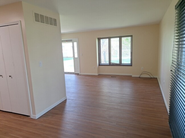 Building Photo - 24361 Bashian Dr Unit 24361 Bashian Drive