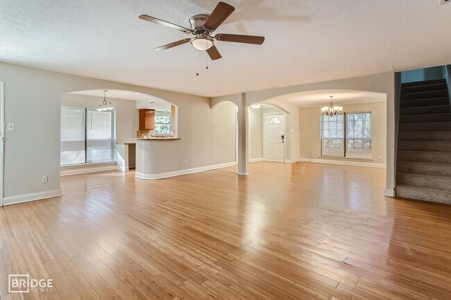 Photo - 303 Trailridge Dr