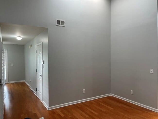 Photo - 2335 Gateview Ct