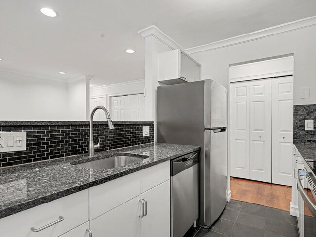 180 Glenbrook Rd Unidad I