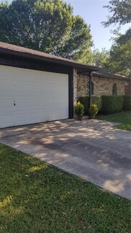 Photo - 909 Rolling Ridge Dr