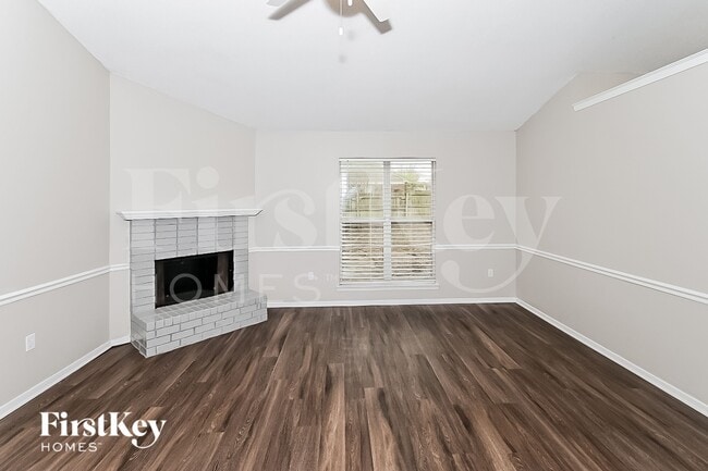 Photo - 6495 Westbury Ave