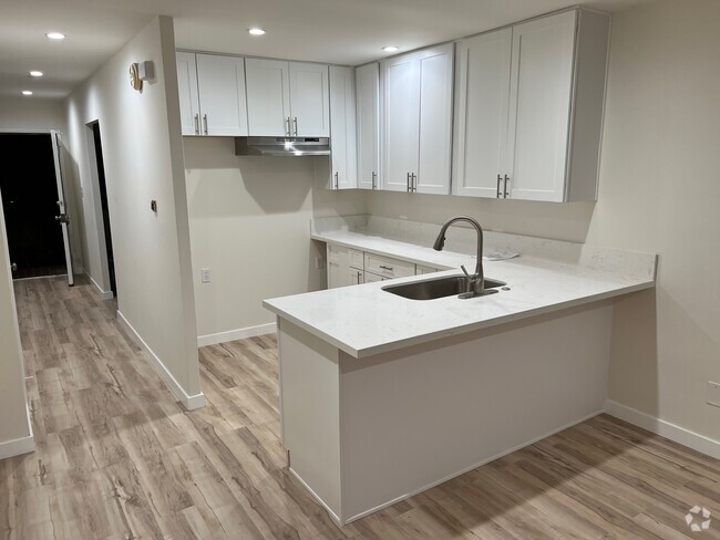 Building Photo - 4510 Bond St Rental