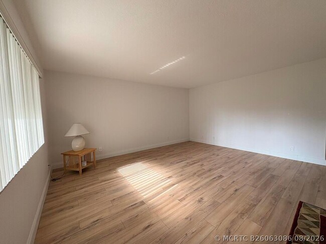 Photo - 15091 Ashland Cir Unit i
