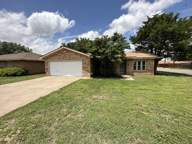 Photo - 5002 57th St