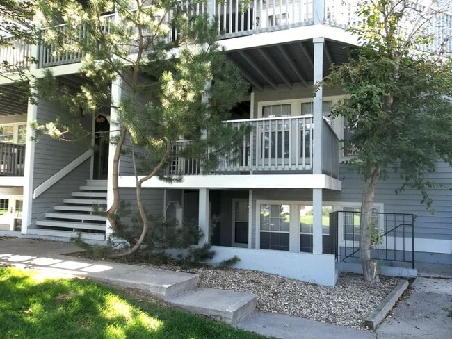 Building Photo - Comfortable 2-Bedroom Townhome in Fort Collins