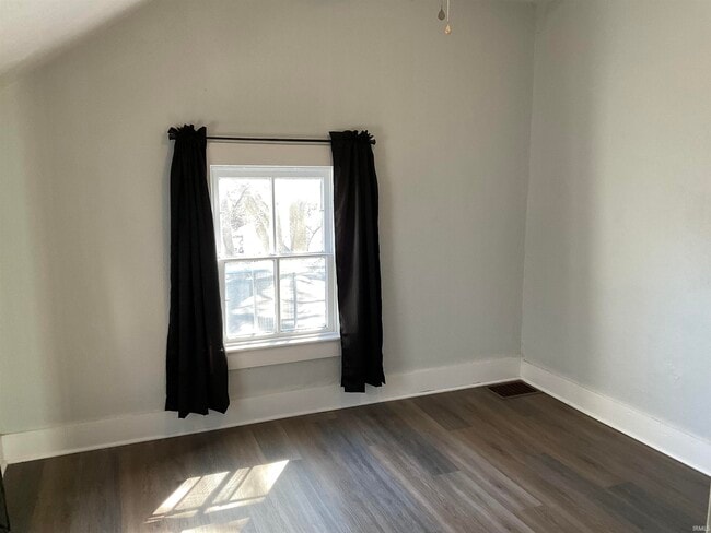 Photo - 1221 Wall St