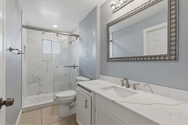 Photo - 711 Cisneros St
