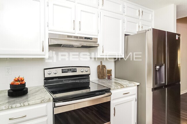 Photo - 2212 Cecille Dr SW