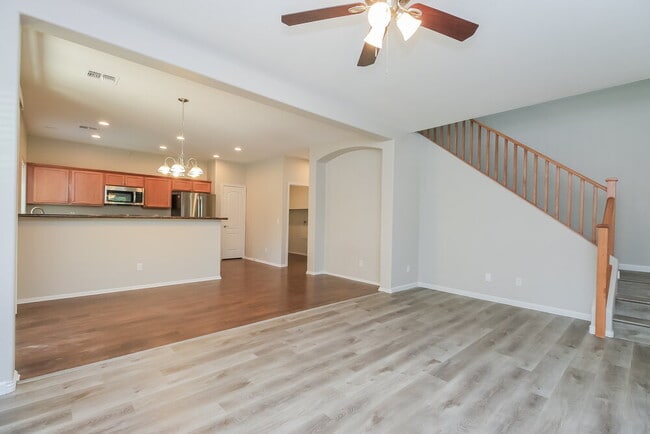 Photo - 899 S Pheasant Dr