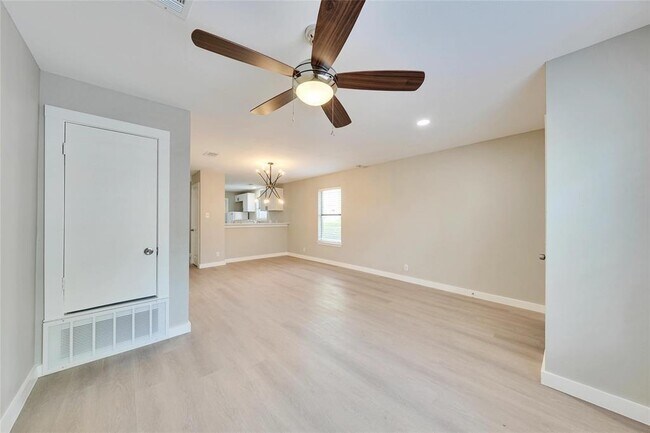 Photo - 6400 Auburn Dr