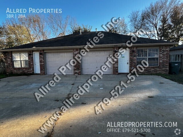 Building Photo - Duplex in Fayetteville!! Rental