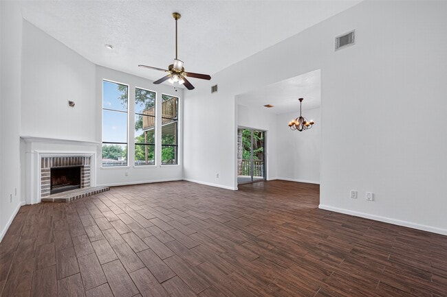 Photo - 319 Fantasy Ln