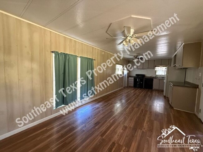 Photo - 1455 Mohawk St