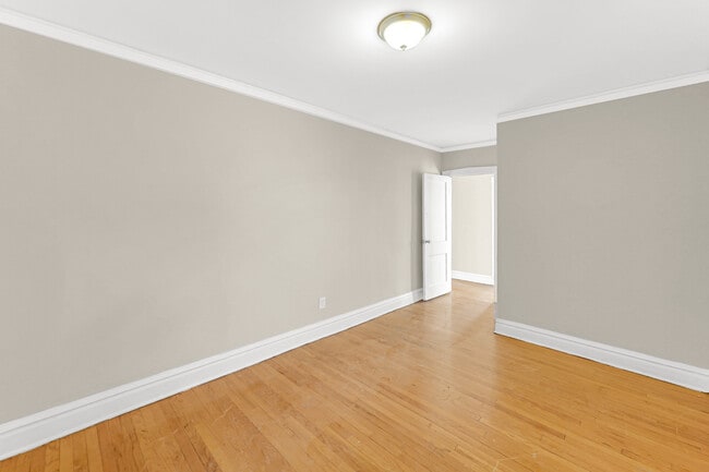 Photo - 3006 W 64th St