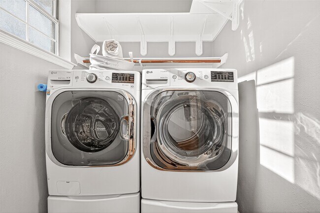 Photo - 14015 Wheatbridge Dr