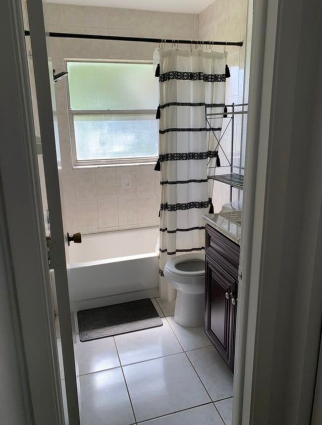 Photo - 7926 Avenal Loop