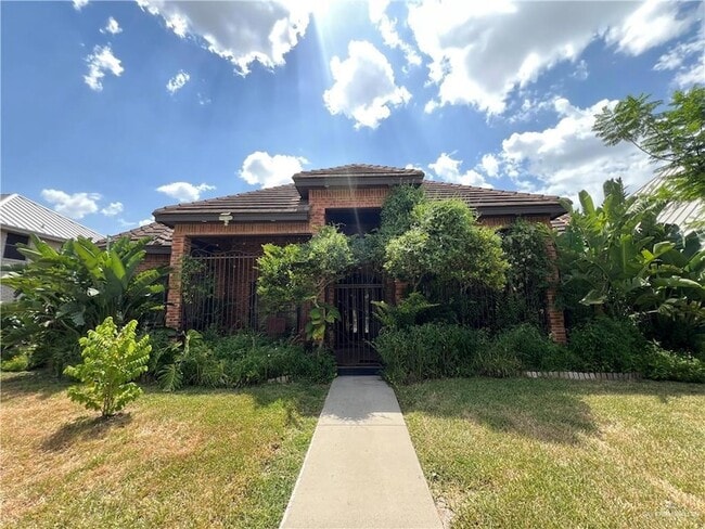 Building Photo - 500 S Woodland Dr
