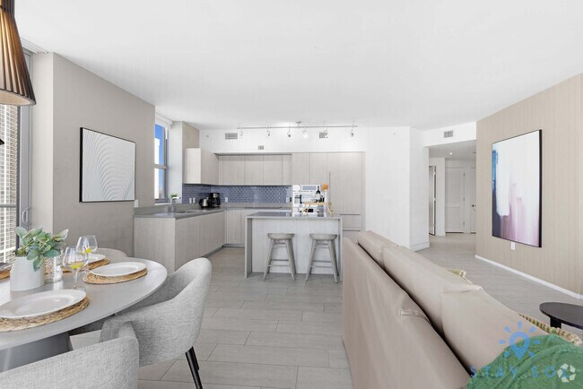 Building Photo - 4010 S Ocean Dr Unit ID1227203P Rental