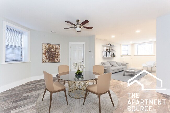 2922 W Logan Blvd Unit GDN