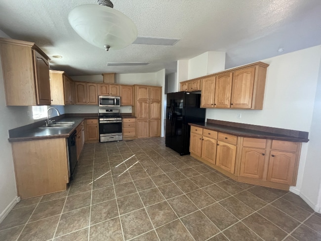 Photo - 1124 Louie St