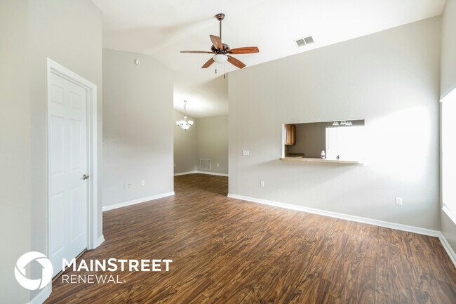 Photo - 2049 Country Manor St