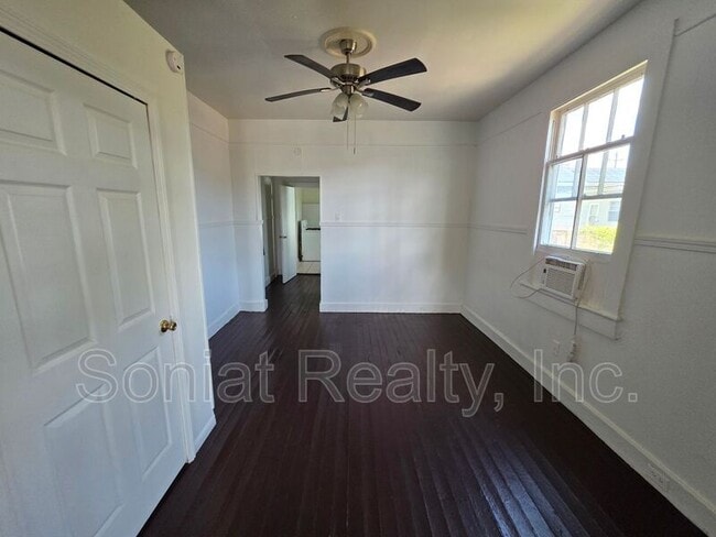 Photo - 2153 Hope St