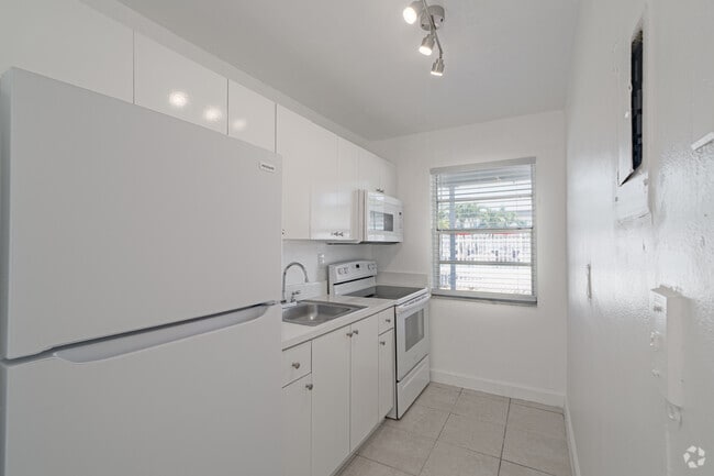 1BR, 1BA - 712SF