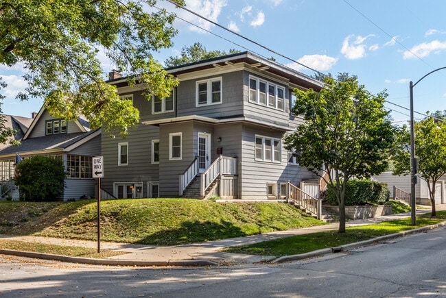 Building Photo - 834 N 70th St Unit 834