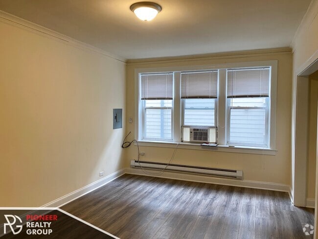 Building Photo - 2934 W Palmer St Unit 2936-105 Rental