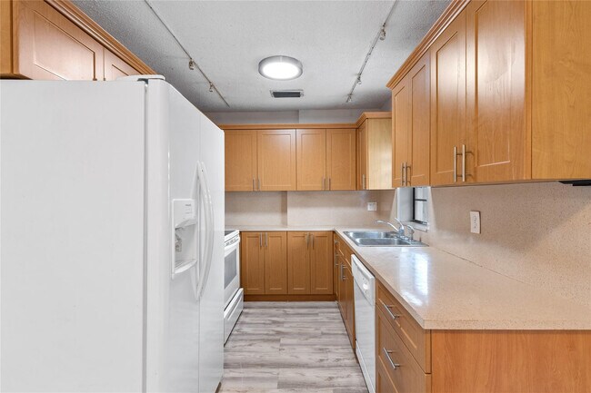 Photo - 608 NE 29th Dr