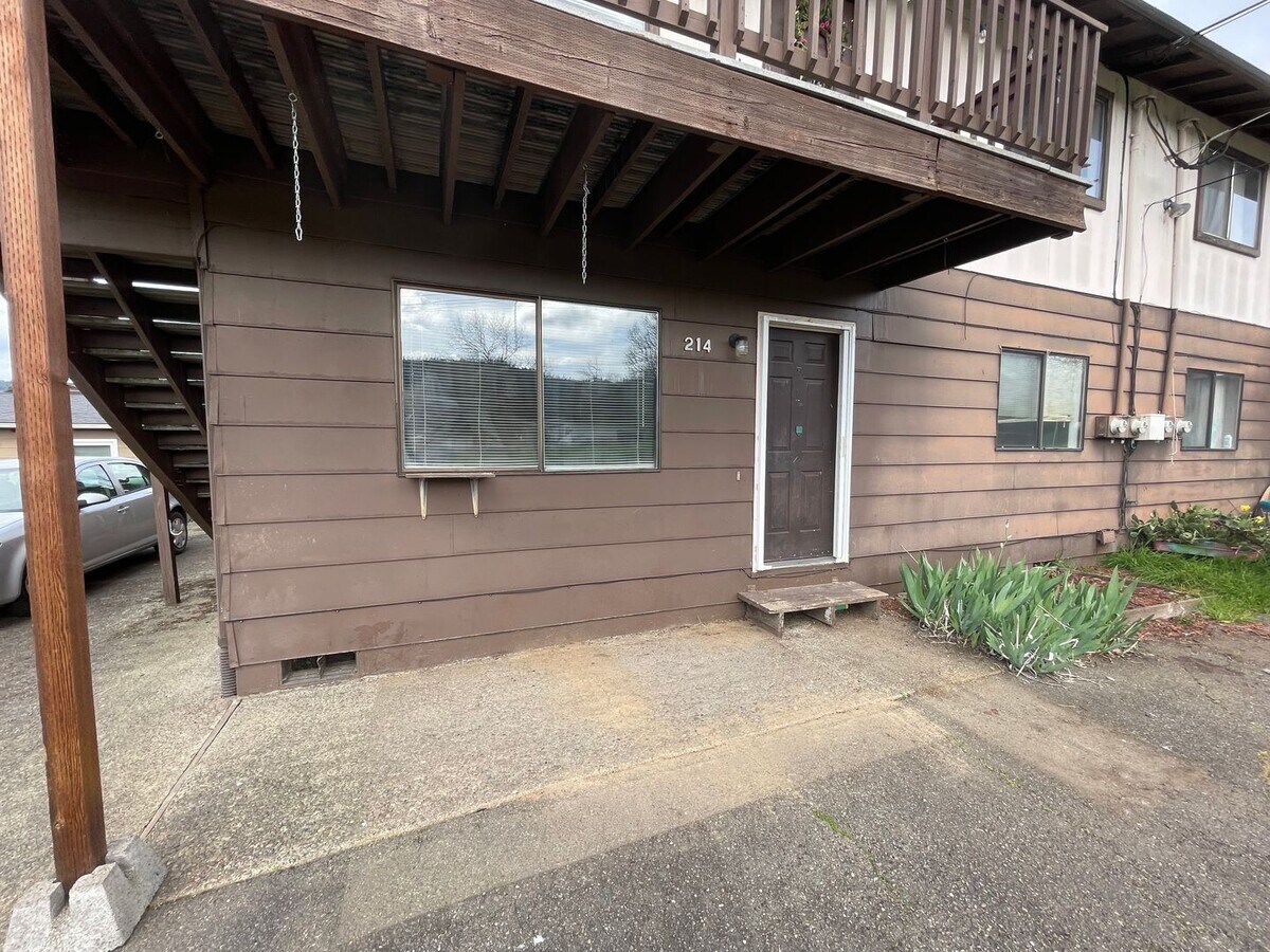 Downstairs 2 bedroom apartment - Downstairs 2 bedroom apartment