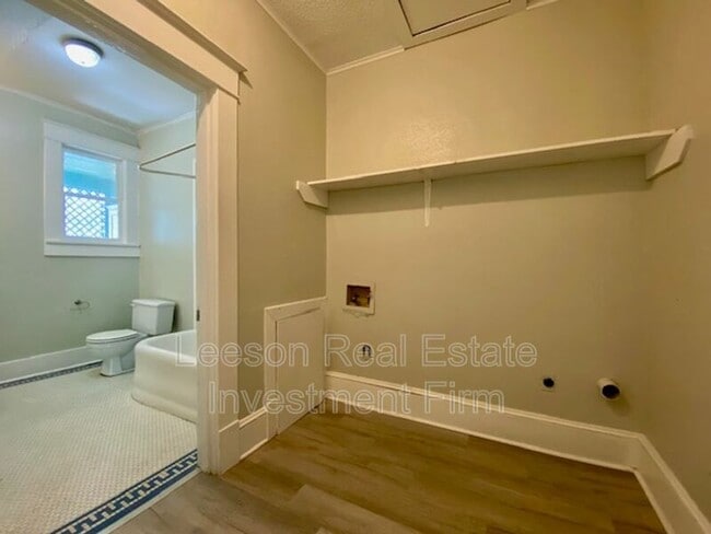 Photo - 525 1/2 WICHITA ST.