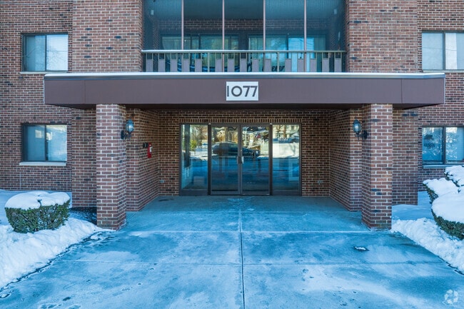 Entrance - Gardencrest Apartments