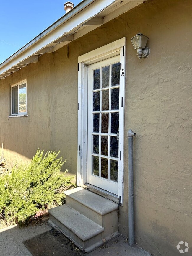 Building Photo - 317 Cornell Dr SE Unit 317 Cornell 1/2 Rental