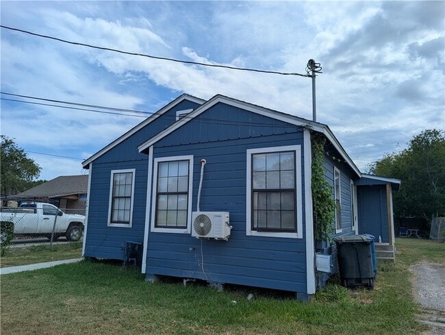 Building Photo - 117 Edwards St Rental