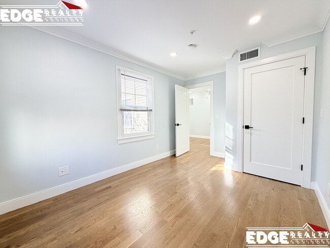 Building Photo - 16 Lopez Ave Unit 3
