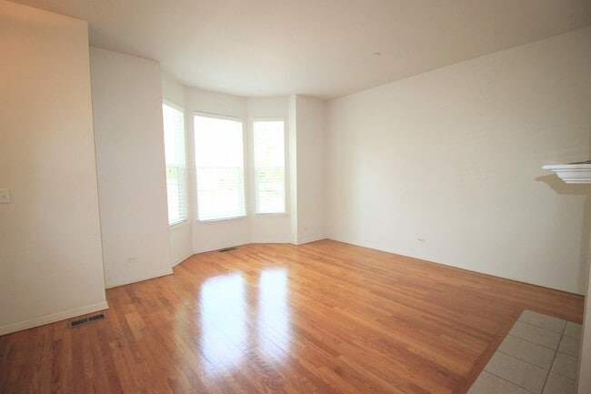 Photo - 365 Bradbury Ln