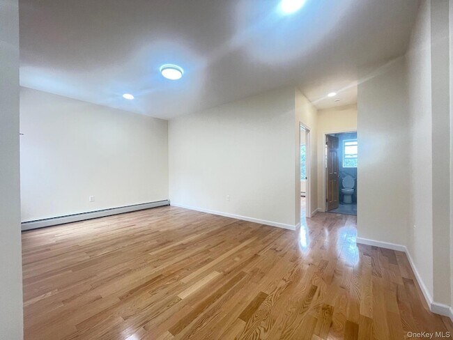 Photo - 1006 Jericho Tpke Unit 2R