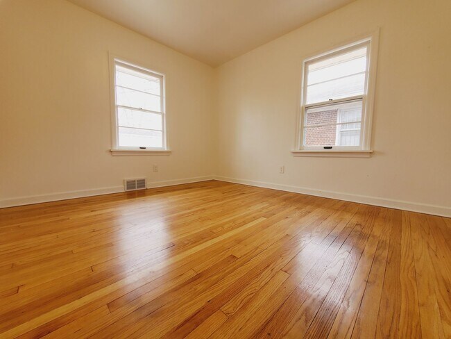 Photo - 3BD/1BA In Gary, IN