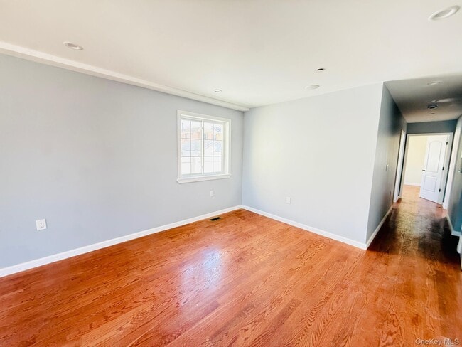 Photo - 139-20 Lakewood Ave Unit 1F