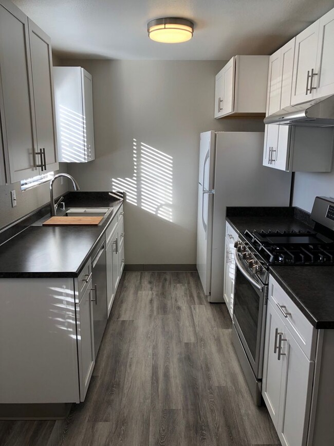 Photo - 606 8th St Unit # 2