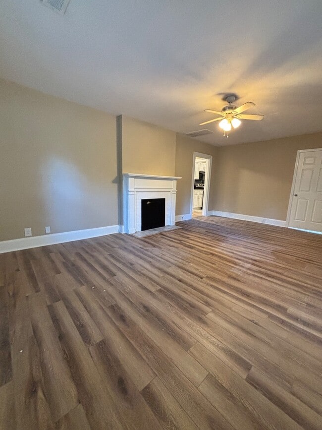 Building Photo - 1402 McAdoo St Rental