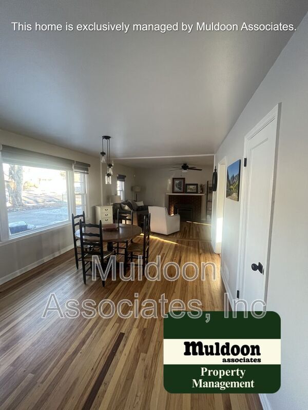 1233 E La Salle St