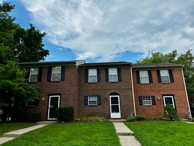 Building Photo - 2803 Point Ct Unit 2803 Point Ct