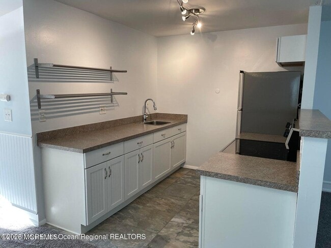 Photo - 393 Chesterfield Ct