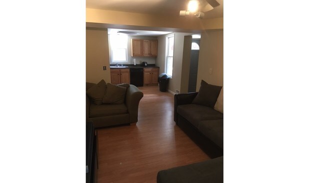 mirando hacia la cocina - 205 W Washington St Unidad 1