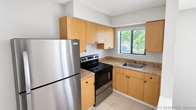 Photo - 435 NW 41st St Unit 2