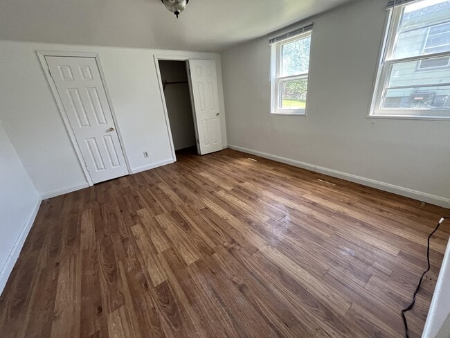 Photo - 300 Zoll St