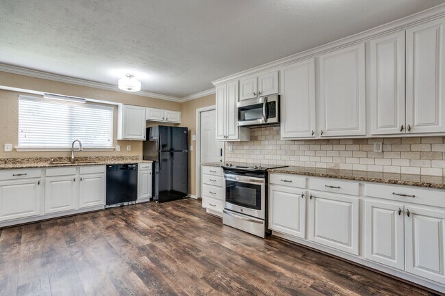 Photo - 1410 Thackery Dr